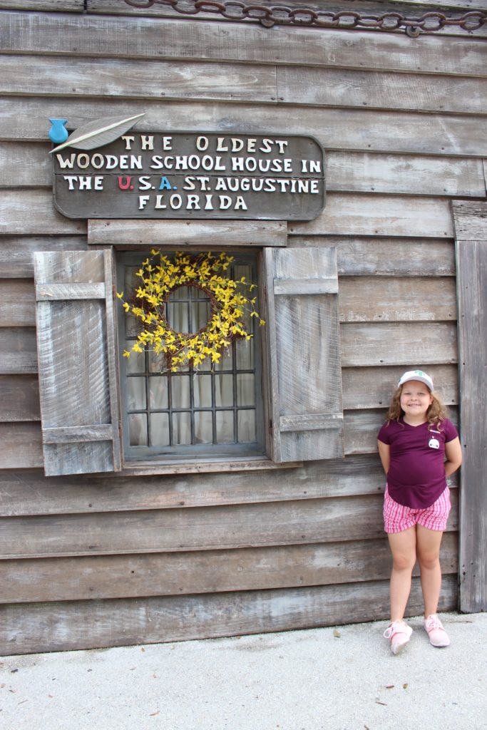 Los Niños Pueden Visitar la Costa Histórica de Florida sin Salir de Casa