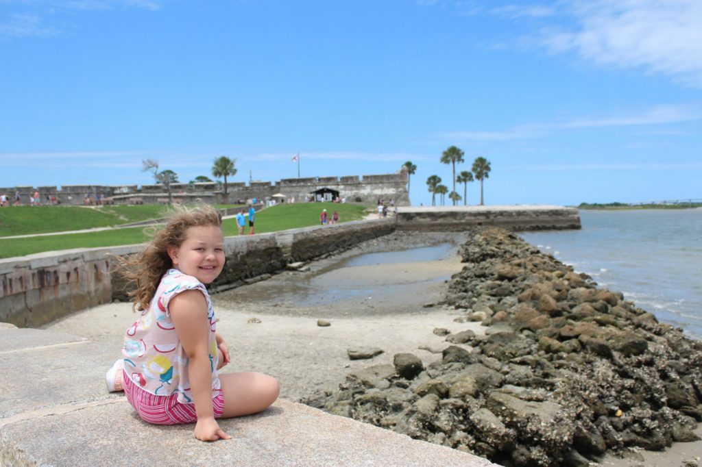 Los Niños Pueden Visitar la Costa Histórica de Florida sin Salir de Casa