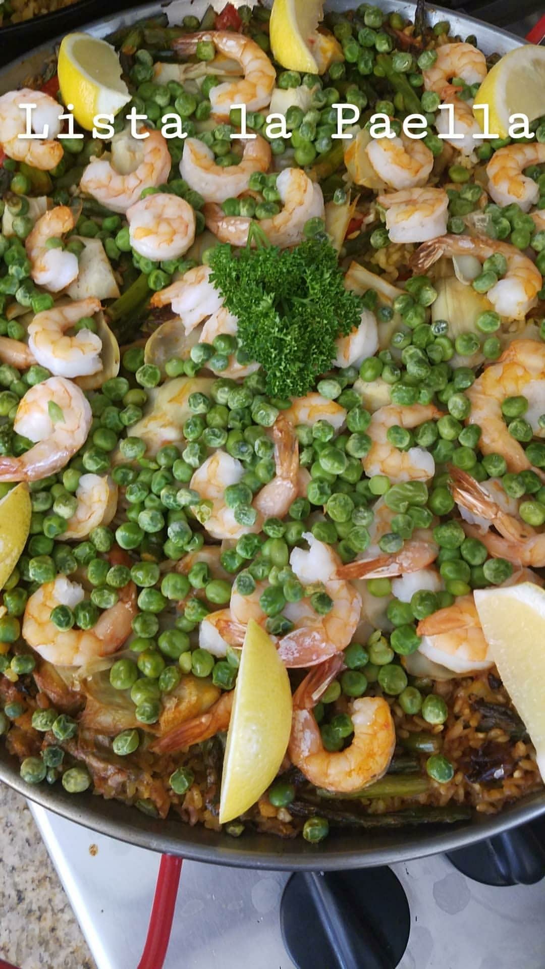 Paella de Mariscos y Esparragos