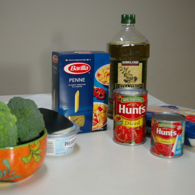 Esta Noche Cenamos Pollo con Tomates Hunt’s y Pesto. #mamasabemas