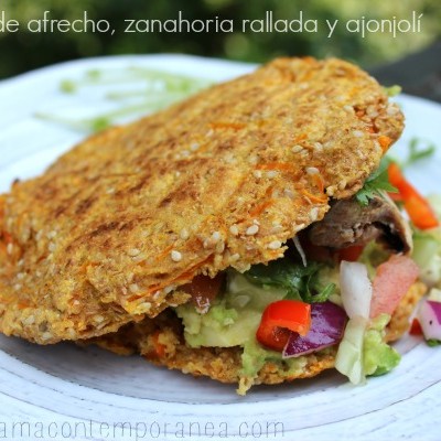 Arepa Fit de Afrecho, Zanahoria Rallada y Ajonjolí