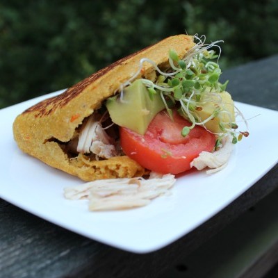 Arepa Fit de Plátano, Ajoporro y Ají Dulce