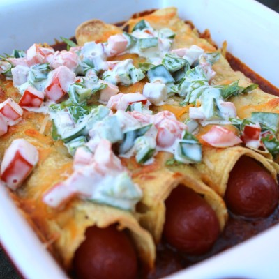 Flautas de Salchicha con Frijoles y Pico de Gallo con Mayonesa