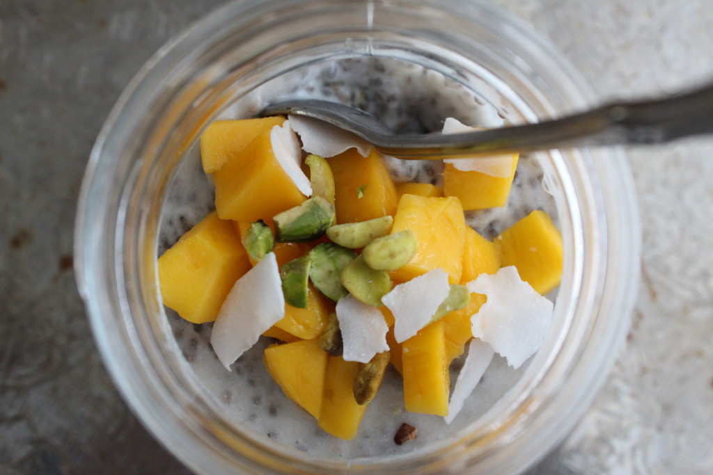 Pudín de Chia con Coco y Mango | Mamá Contemporánea 