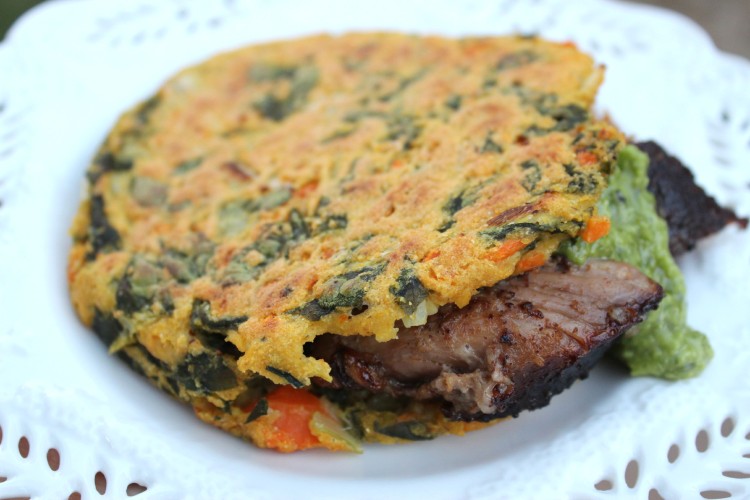 Arepas Fit de Acelga, Zanahoria y Ajo Porro | Mamá Contemporánea #arepasfit
