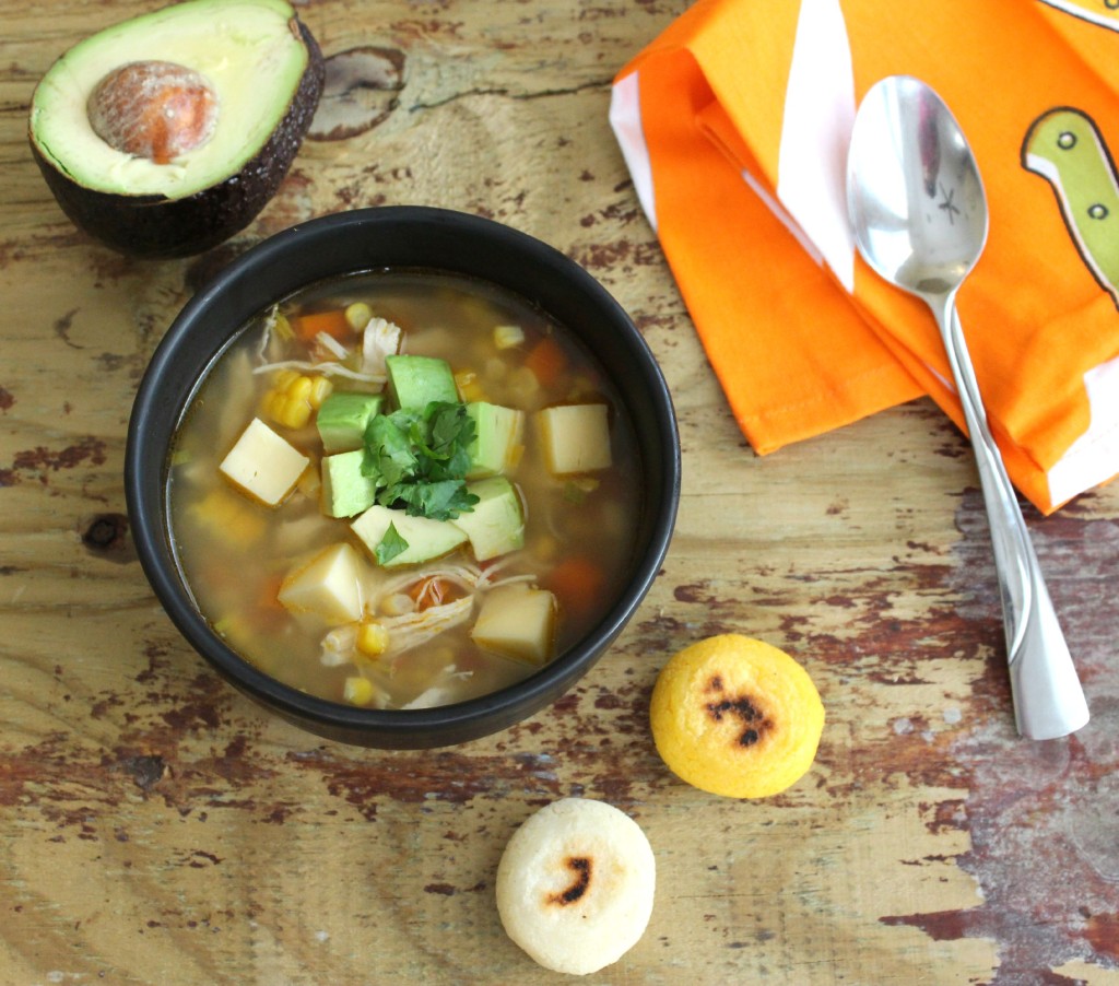Sopa de Arepa y Aguacate | Mamá Contemporánea 