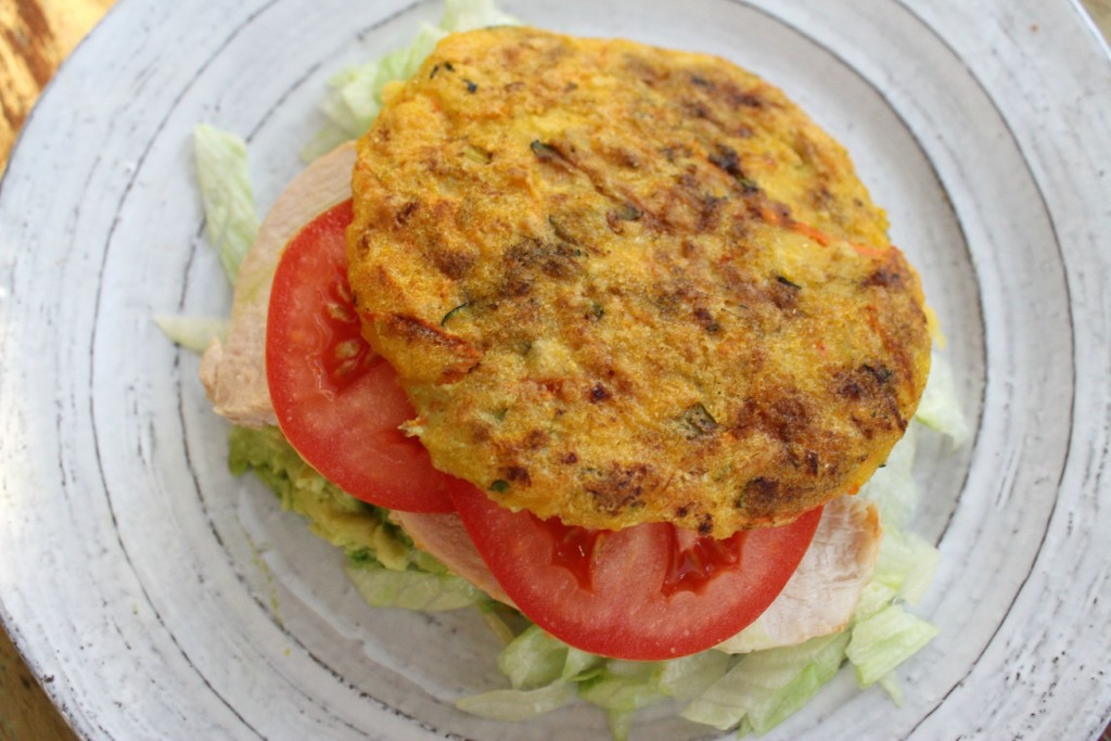 Arepa Fit de Calabacín, Zanahoria y Cebollín | Mamá Contemporánea #arepasfit