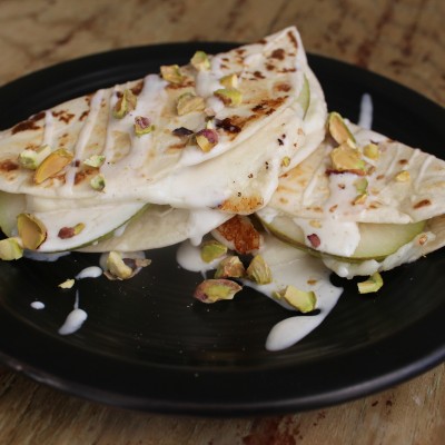 Quesadillas de Pera y Pistacho en Caciquedilla