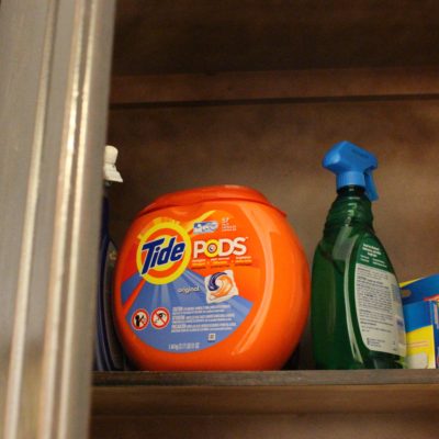 Detergentes y Seguridad en el Cuarto de Lavado