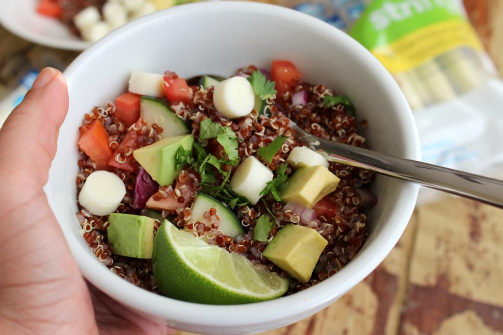 Plato de Quinoa con Tomate, Aguacate y Queso
