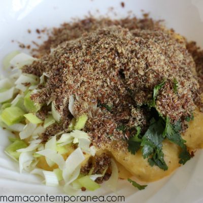Arepa de Plátano, Ajoporro, Cilantro y Linaza Molida