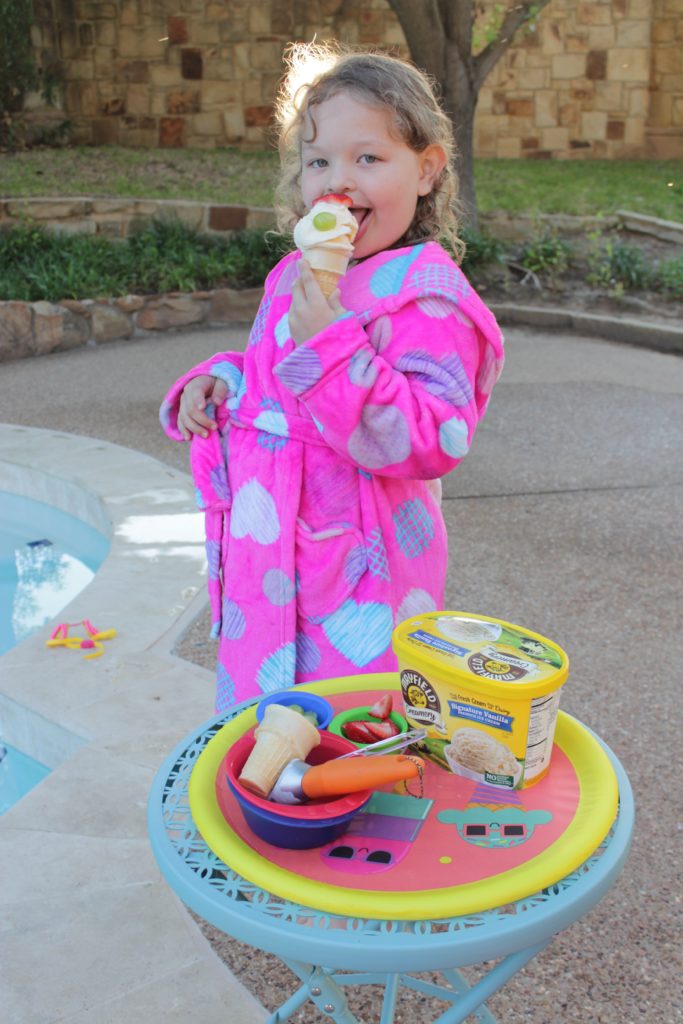 Tarde De Alberca (Piscina) con Helados Mayfield Creamery