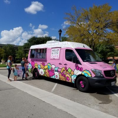 Hello Kitty Cafe Truck en Southlake