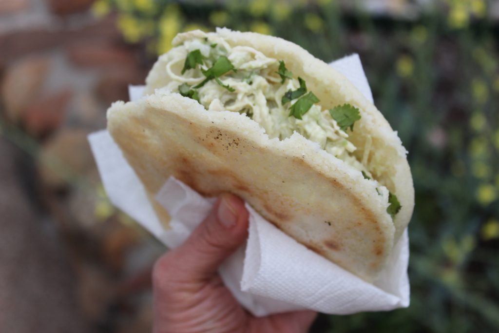 Receta de Venezuela: Arepa Reina Pepiada Receta de Venezuela: Arepa Reina Pepiada