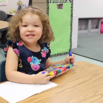 Útiles, Maestras y Listos Para La escuela con Amazon