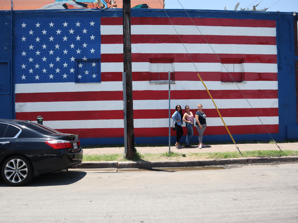 Donde Tomar Fotos Patrióticas con la Bandera de Estados Unidos en Dallas Donde Tomar Fotos Patrióticas con la Bandera de Estados Unidos en Dallas